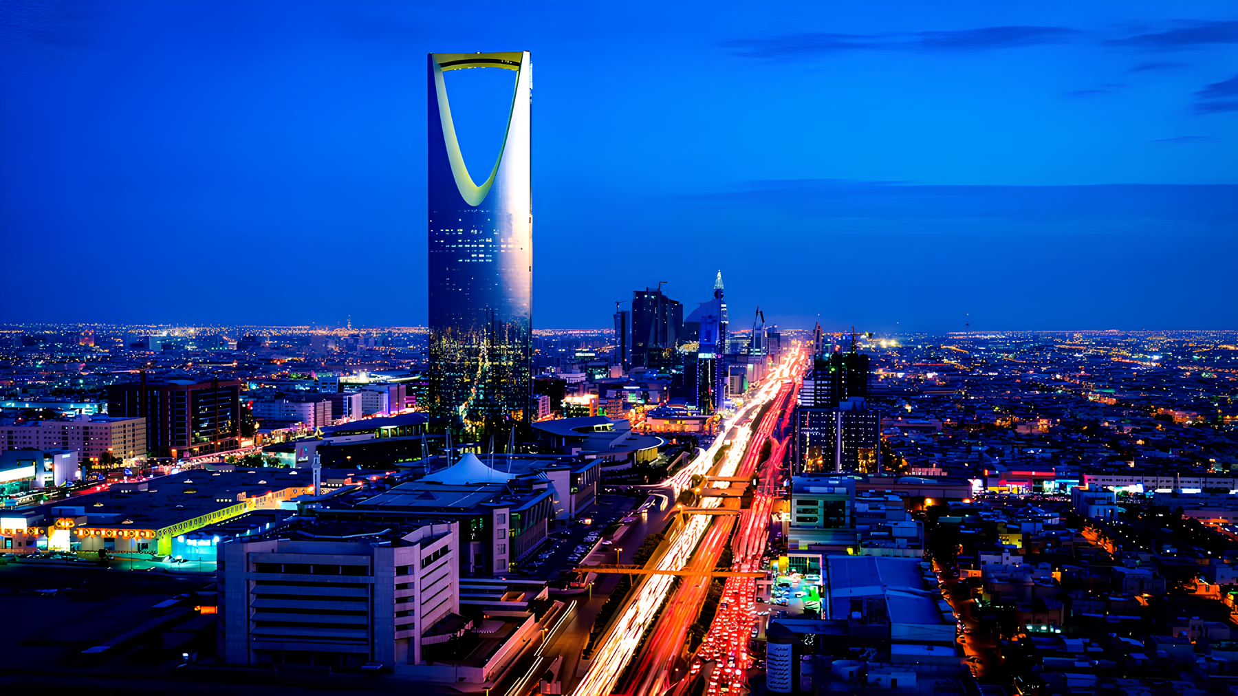 luminous-city-streets-of-riyadh-6oo4q3s70codqcdr (3)